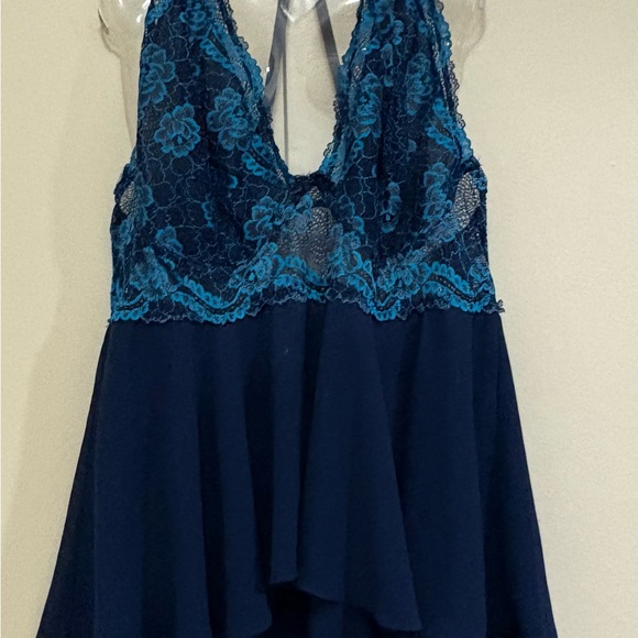 Elegant Blue Lace Sleepwear - Picture 1 of 7